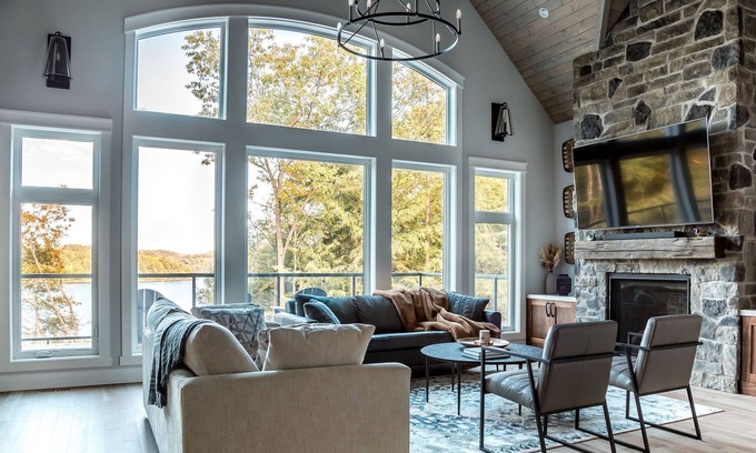 Dysart et al Cottage | Private Mossrock Retreat: Romantic Escape with Hot Tub