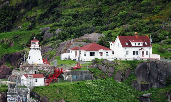 Terra Nova House | Unique Vacation Home in St. John's with Spa & Breakfast!