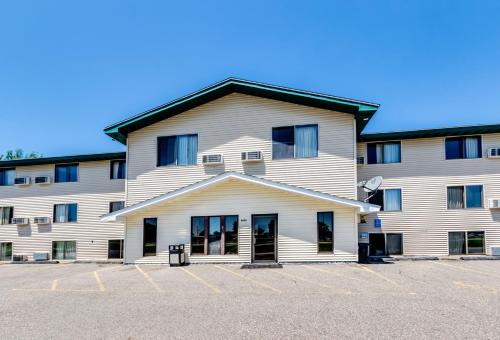Albert Lea Hotel | Budget-Friendly Motel 6 in Albert Lea, MN - Pet Friendly Stay