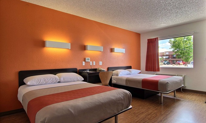 Westside Hotel | Budget-Friendly Stay at Motel 6 Albuquerque with Breakfast
