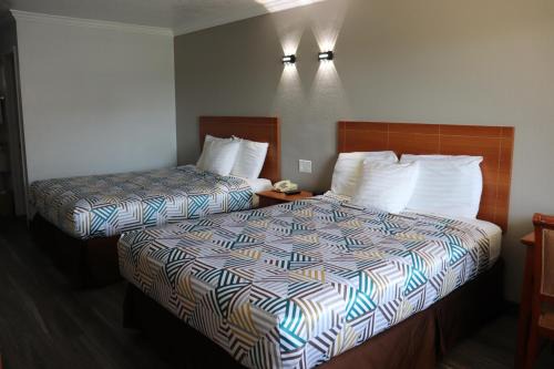 Alvin Hotel | Discover Pet-Friendly Comfort at Motel 6-Alvin, TX