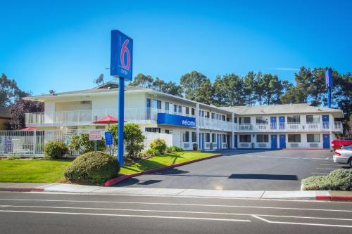 Pacific Hotel | Pet-Friendly Motel 6 in Arcata, CA Near Cal Poly Humboldt