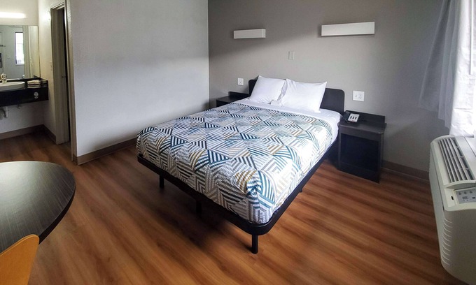 Bellmead Hotel | Convenient Motel 6 in Bellmead, TX - Near Waco Attractions