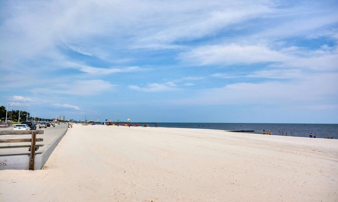 Biloxi Hotel | Budget-Friendly Motel 6 Biloxi, MS - Enjoy Pool & Breakfast