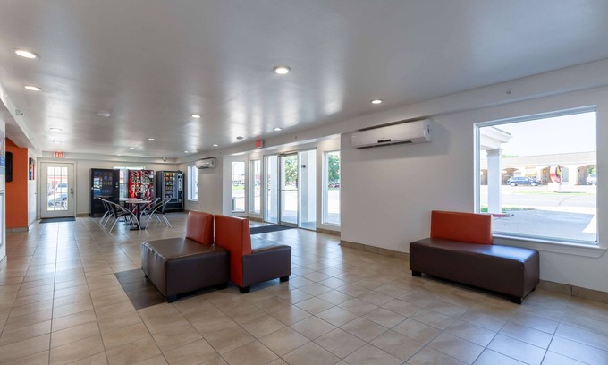 Bryan Hotel | Budget-Friendly Motel 6 Bryan, TX - Near University Area