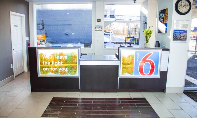 Chilhowie Hotel | Convenient Motel 6 Chilhowie, VA I-81 with Breakfast & More