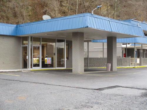 Chilhowie Hotel | Budget-Friendly Stay at Motel 6 in Chilhowie, VA