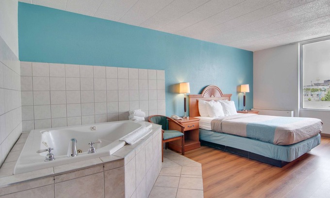 Clarion Hotel | Budget-Friendly Motel 6 Clarion, PA with Pool & Breakfast