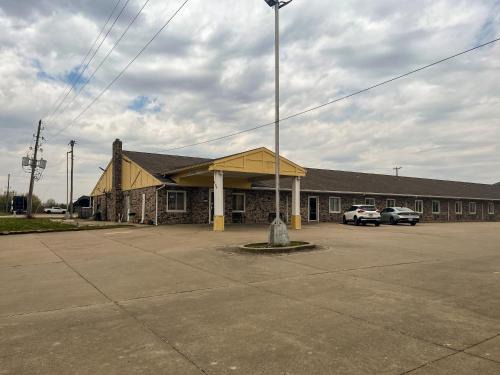 Concordia Hotel | Budget-Friendly Econolodge with Pet and Child Amenities