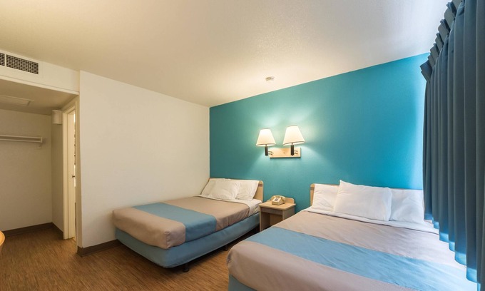 Deming Hotel | Motel 6 Deming, NM