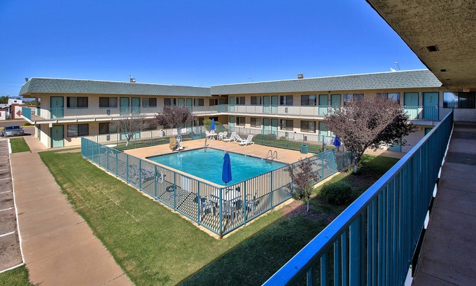 Douglas Hotel | Comfortable Stay at Motel 6 Douglas, AZ with Pool & Breakfast