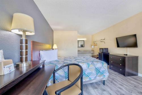 Effingham Hotel | Budget-Friendly Stay at Motel 6 Effingham, IL - Pet Welcome!