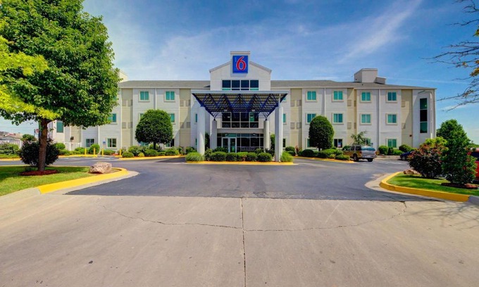 El Reno Hotel | Pet-Friendly Motel 6 in El Reno, OK with Great Amenities