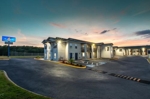 Conestee Hotel | Budget-Friendly Motel 6 in Greenville, SC - Near Downtown