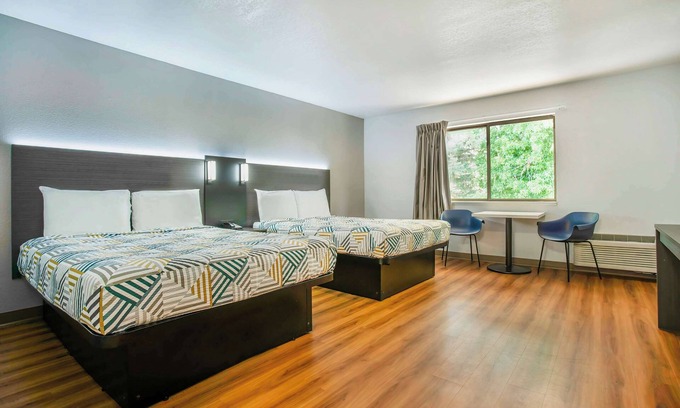 City Central Hotel | Convenient Motel 6 in Gresham, OR - Family-Friendly Stay
