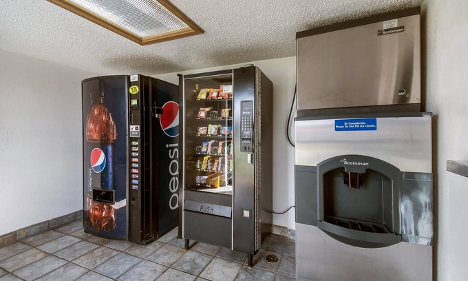 Grove City Hotel | Convenient Motel 6 in Grove City with Eco-Friendly Amenities