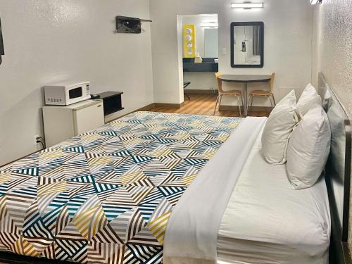 Huntington Hotel | Pet-Friendly Motel 6 in Huntington, WV for Your Stay