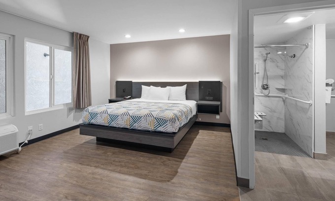 La Mesa Hotel | Budget-Friendly Motel 6 La Mesa with Spa and Breakfast