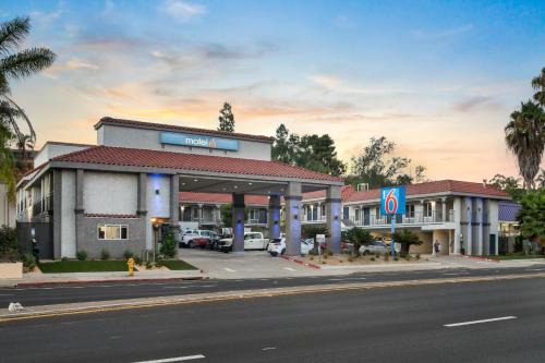 La Mesa Hotel | Pet-Friendly Motel 6 in La Mesa, CA with Great Amenities