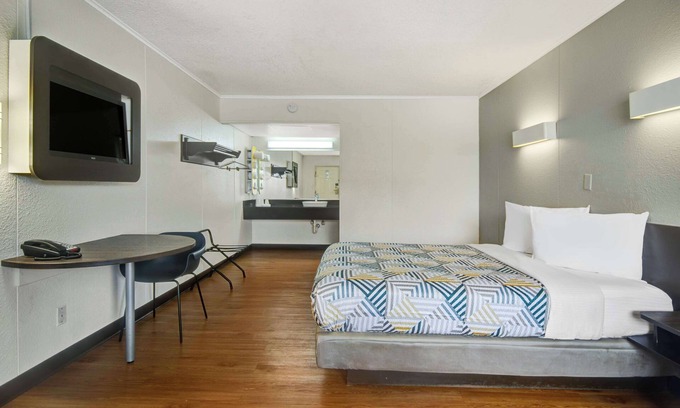 Lima Hotel | Budget-Friendly Stay at Motel 6 Lima, OH with Free Breakfast