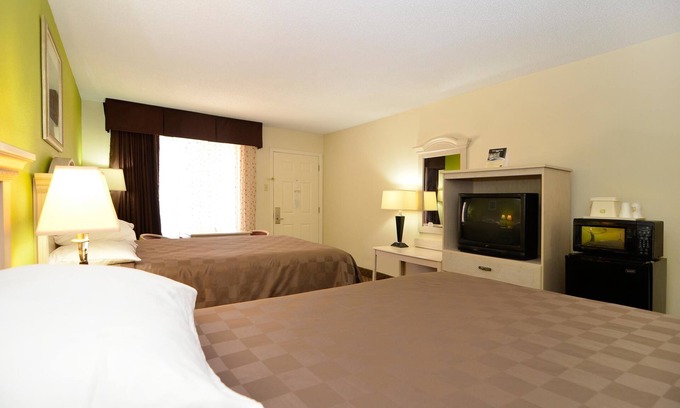 Luling Hotel | Explore Comfort at Motel 6 Luling, LA with Pool & Breakfast