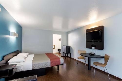 Heart of Missoula Hotel | Convenient Motel 6 in Missoula, MT - Perfect for Families