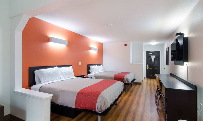 Kreole Hotel | Budget-Friendly Motel 6 in Moss Point: Family and Kitchen Amenities