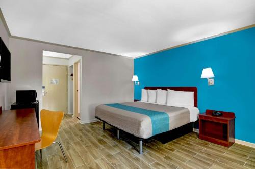 Peachtree Corners Hotel | Comfortable Motel 6 in Norcross, GA - Pet-Friendly Stay
