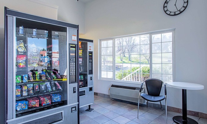 Pendleton Hotel | Budget-Friendly Motel 6 Pendleton, OR - Family Breakfast Included