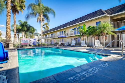La Sierra Hotel | Budget-Friendly Stay at Motel 6 Riverside, CA - South