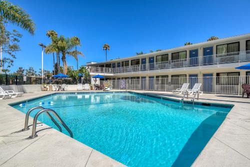 Mission Valley West Hotel | Pet-Friendly Motel 6 in San Diego’s Hotel Circle Area
