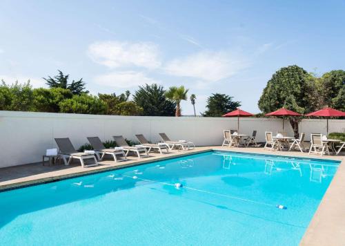 San Simeon Hotel | Cozy Motel 6 in San Simeon - Perfect for Hearst Castle Visits