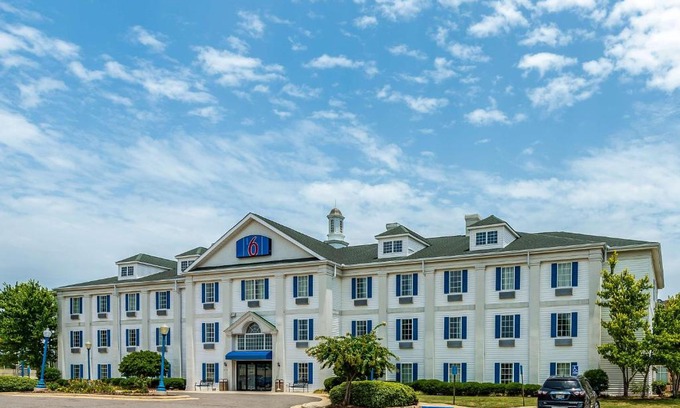 Shreveport Hotel | Pet-Friendly Stay at Motel 6 in Shreveport, LA