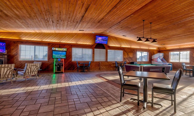 Stuart Hotel | Comfortable Stay at Motel 6 Stuart, IA with Breakfast Included
