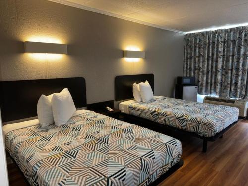 Tifton Hotel | Budget-Friendly Motel 6 in Tifton, GA with Pool & Pets Welcome