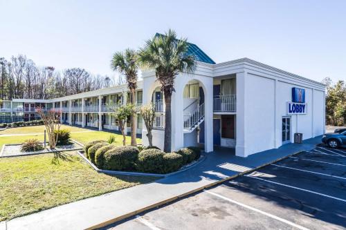 Townsend Hotel | Convenient Motel 6 in Townsend, GA with Pet-Friendly Amenities