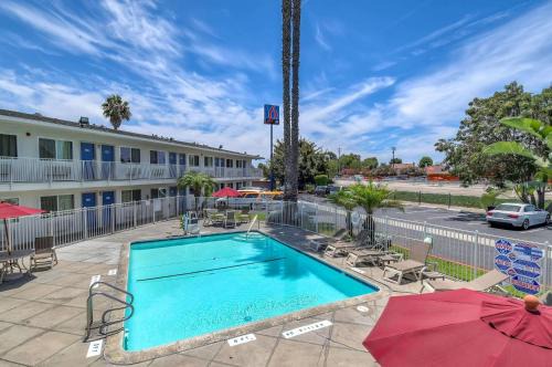 Westminster Hotel | Explore Motel 6 Westminster: Pet-Friendly Stay Near Long Beach