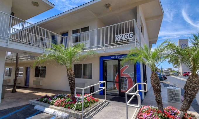 Westminster Hotel | Discover Motel 6 Westminster South - Ideal for Families