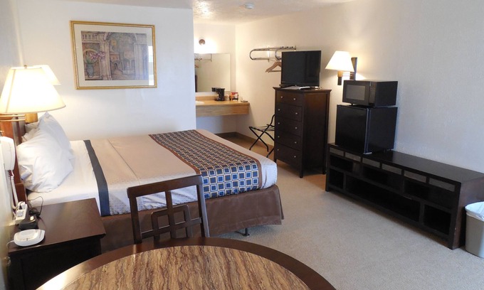 High Hill Hotel | Eco-Friendly Comfort at Motel 70 - Rated 9/10 by Guests