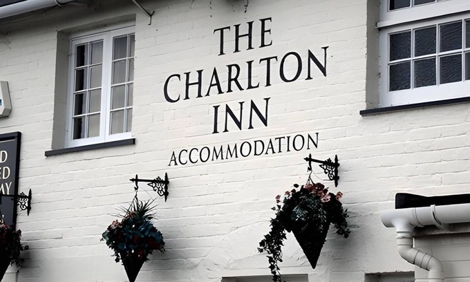 Charlton Marshall House | Pet-Friendly Motel for 10 Guests with Top Amenities