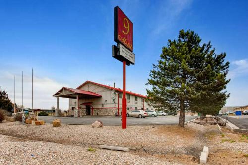 Fort Collins Hotel | Budget-Friendly Stay at 9 Motel with Great Guest Ratings