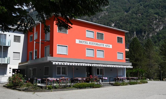 Verdabbio Hotel | Family-Friendly Stay at Motel Afia with Top Amenities