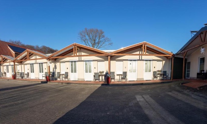 Werlte Hotel | Discover Motel Am Bürgerpark: Pet-Friendly & Family Welcoming