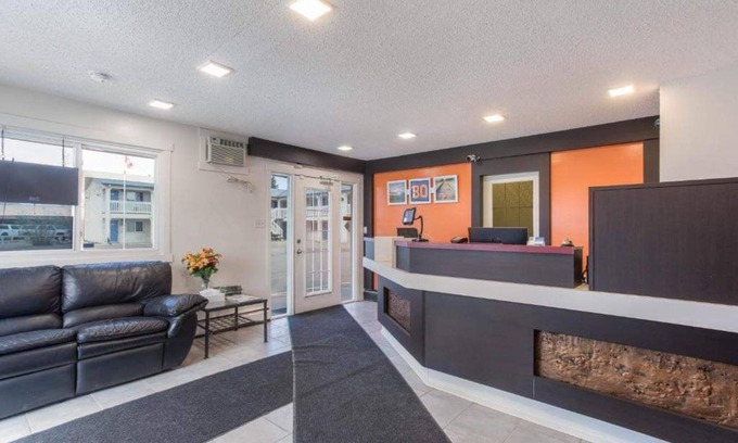 Camrose Hotel | Cozy Motel Bo in Camrose: Family-Friendly & Breakfast Included