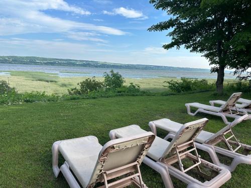 Ste Anne de Beaupre Hotel | Budget-Friendly Stay at Motel Deblois - Rated 7.5/10