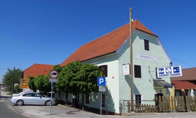 Spodnje Hoce Bed & Breakfast | Discover Motel Divjak: Top-Rated Stay with Family Amenities
