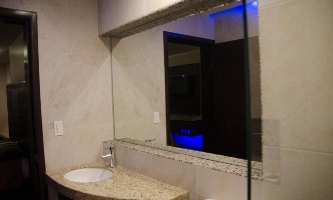Tijuana Hotel | Cozy Motel Encuentro with Complimentary Breakfast & High Ratings