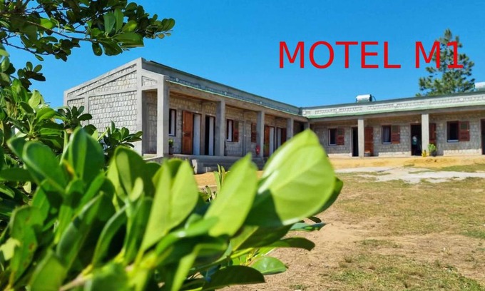 Manambato Hotel | Budget-Friendly Stay at MOTEL M1 with On-Site Restaurant