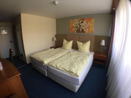 Aschersleben Hotel | Budget-Friendly Stay at Motel Monteur with Family Amenities