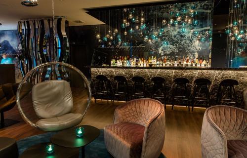 Cannstatt-Mitte Hotel | Pet-Friendly Comfort at Motel One Stuttgart-Bad Cannstatt